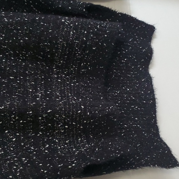 Hen & thread Sweater  size s black and white color little bit more long  back - Picture 4 of 12